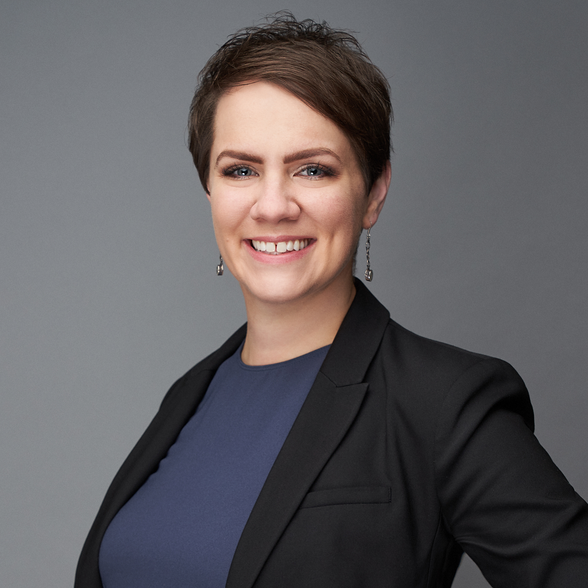Amberly Dooley Headshot (3)